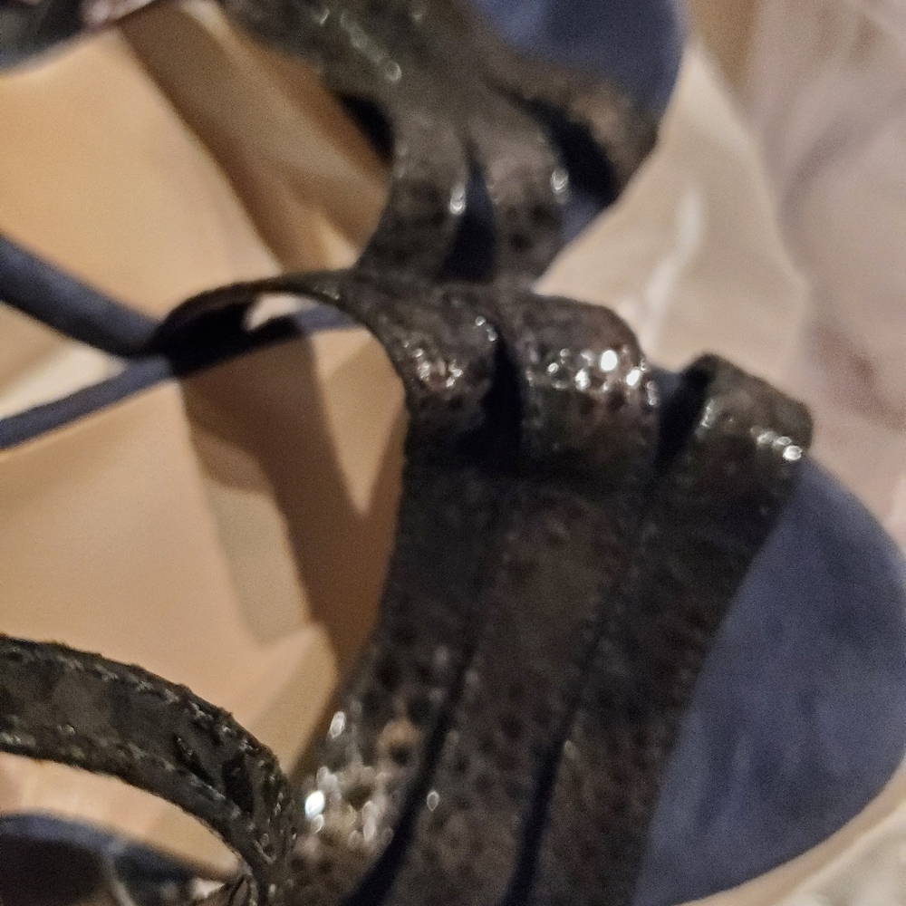 NIB heels - Picture 7 of 8